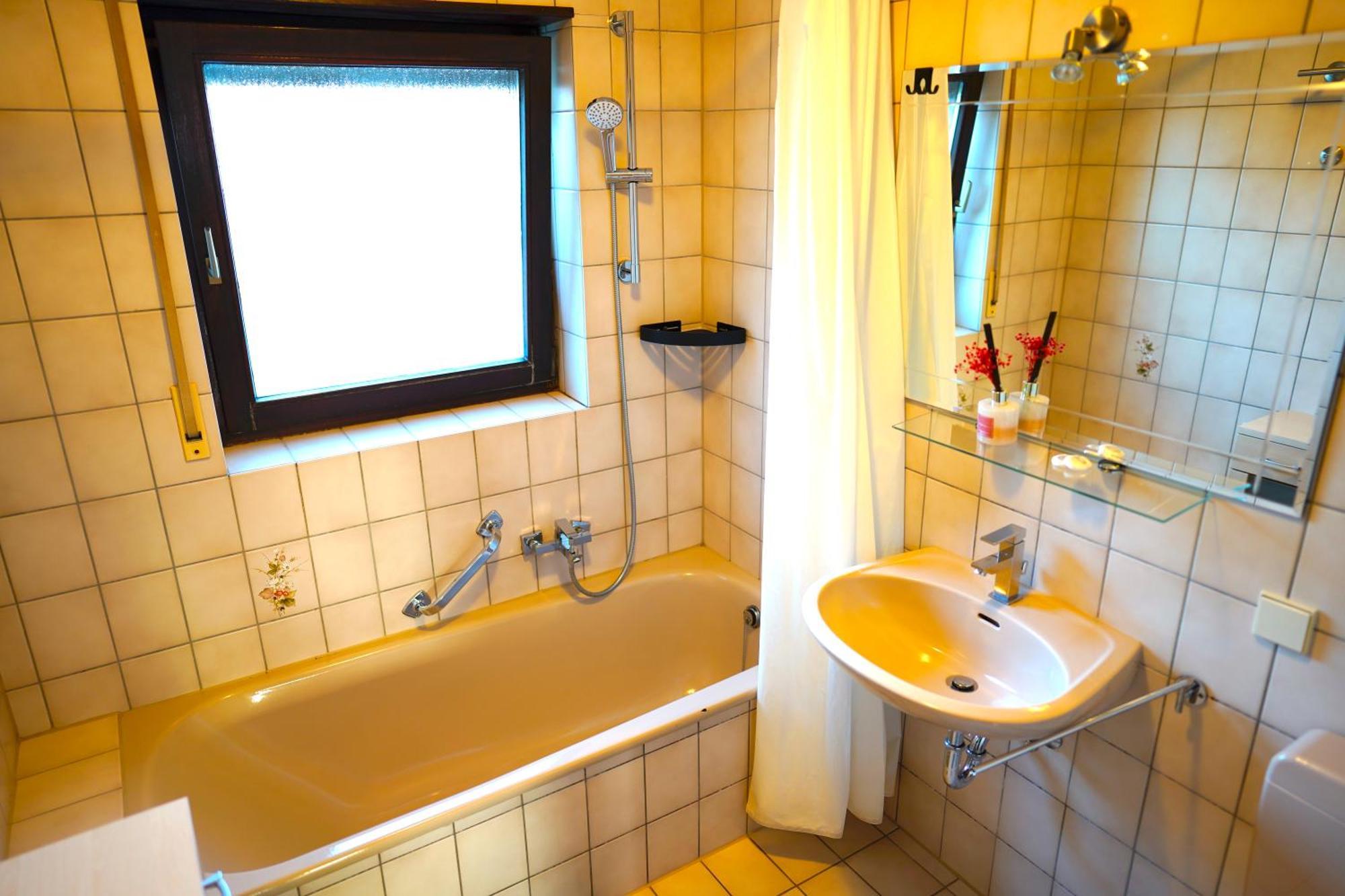 Grosse Ferienwohnung, Apartment In Leimen Wehome Komfort Luaran gambar